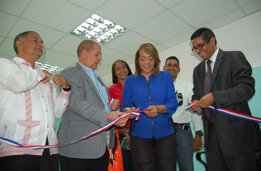 Autoridades entregan áreas remozadas en hospital Antonio Musa.