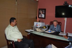 Read more about the article Director Regional de Salud recibe alcalde de Ramon Santana y munícipes de esa población.