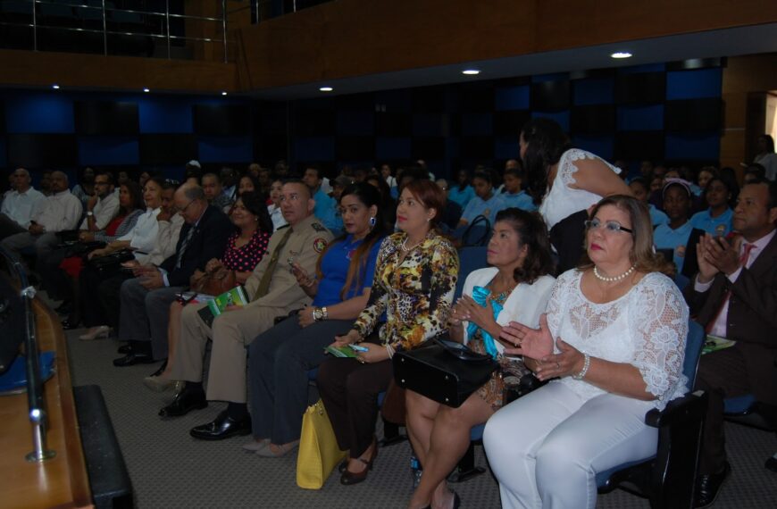 Con el lema Unidos para poner fin a la Tuberculosis, autoridades de Salud de la región Este realizan acto en La Romana.