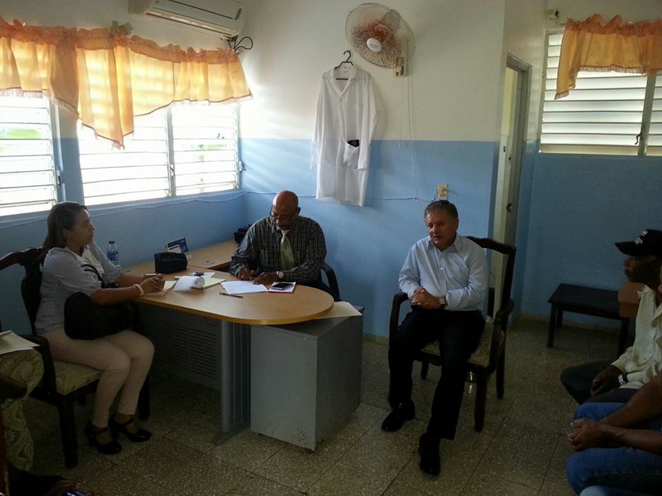 You are currently viewing Director del Servicio Regional de Salud Este visita hospital de Las Lagunas de Nisibon.