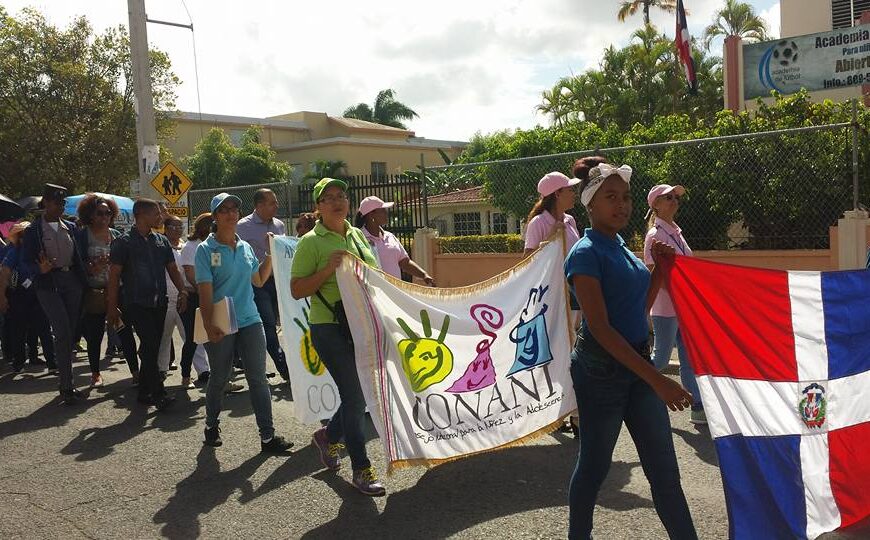 CONANI y demás instituciones que trabajan en beneficio de la niñez realizan caminata contra abuso infantil.