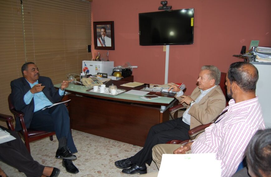 Dr. Virgilio Cedano encabeza reunión con director de hospital de Hato Mayor y representante del Colegio Médico.