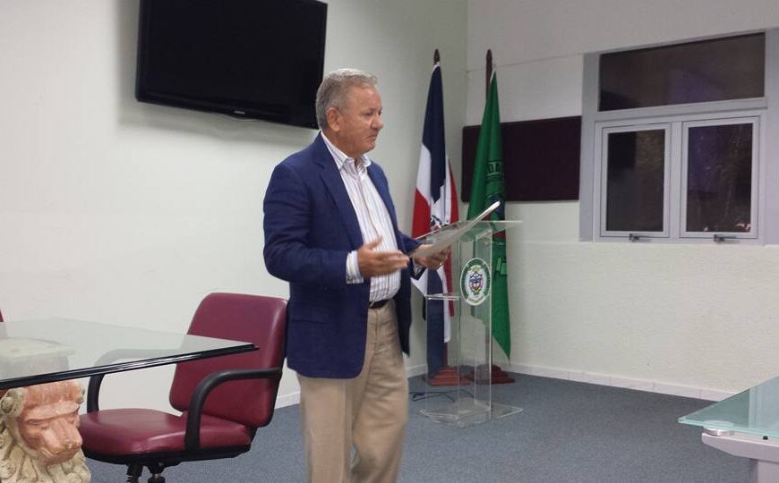 Dr. Virgilio Cedano participa en taller sobre programación de administración masiva de medicamentos antifiliaricos impartido por el CENCET.