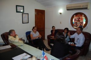 Read more about the article Servicio Regional de Salud Este y Grupo Puntacana firma convenio para dar facilidad a médicos de Centro de Pediatría Oscar de la Renta
