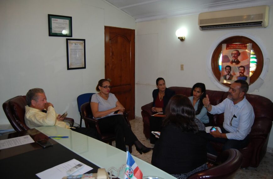 Servicio Regional de Salud Este y Grupo Puntacana firma convenio para dar facilidad a médicos de Centro de Pediatría Oscar de la Renta