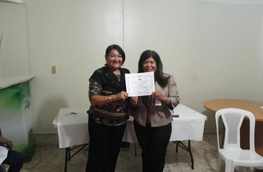 Dra. Derca Reyes encabeza acto de reconocimiento a madres del Servicio Regional de Salud Este.