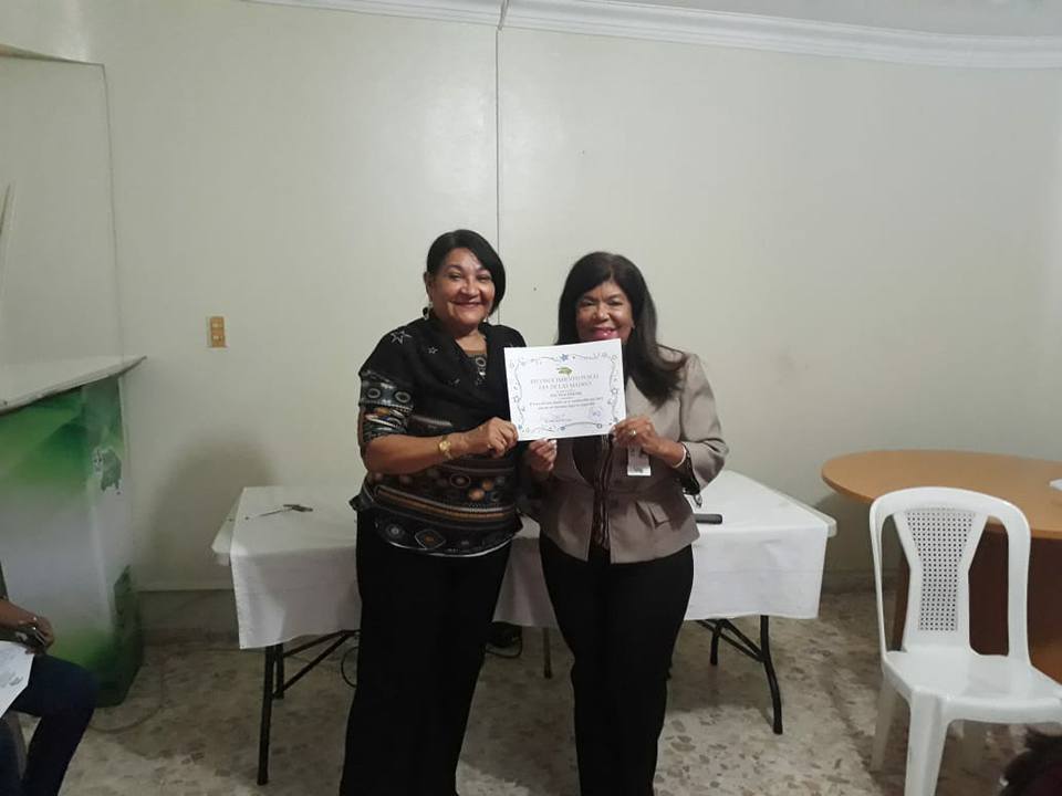 Read more about the article Dra. Derca Reyes encabeza acto de reconocimiento a madres del Servicio Regional de Salud Este.