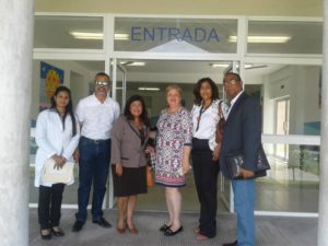 Read more about the article Dra. Derca Reyes supervisa servicios en centros Oscar de la Renta y Verón
