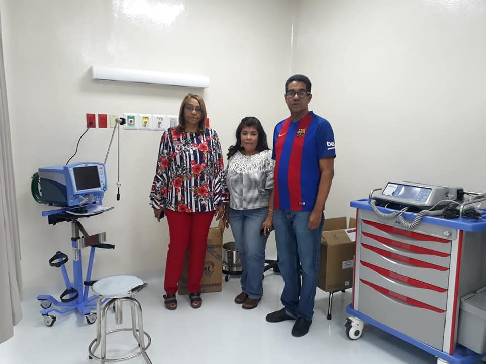 You are currently viewing Dra. Derca Reyes supervisa equipamiento de nueva emergencia de hospital Antonio Musa.