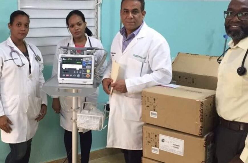 Entregan equipos a hospitales de La Romana