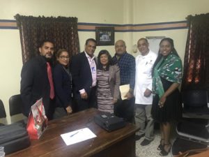 Read more about the article Dra. Derca Reyes, directora Regional de Salud Este encabeza reunión con médicos de hospital Aristide Fiallo de La Romana.