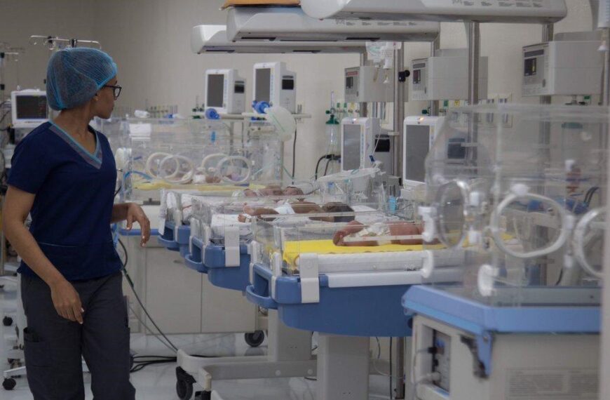 SNS destaca reducción de alrededor un 30% en muertes neonatales