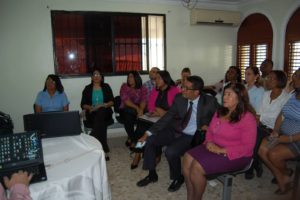 Read more about the article Imparten taller sobre sociabilización Avances de Contingencia del Dengue para hospitales del Este