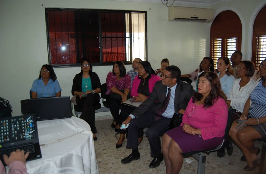 Imparten taller sobre sociabilización Avances de Contingencia del Dengue para hospitales del Este