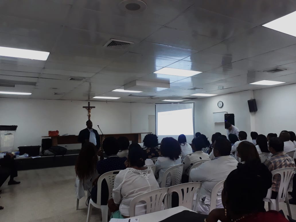 You are currently viewing Imparten taller sobre Hemorragia Obstetrica y Còdigo Rojo a equipos obstetricos de hospitales de region Este