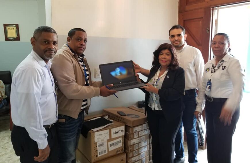 Servicio Regional de Salud Este recibe 30 laptops para el fortalecer de atenciones en CPN