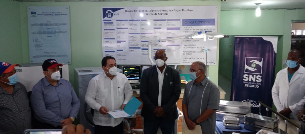 Read more about the article Director SNS entrega equipos y supervisa hospitales región Este del país