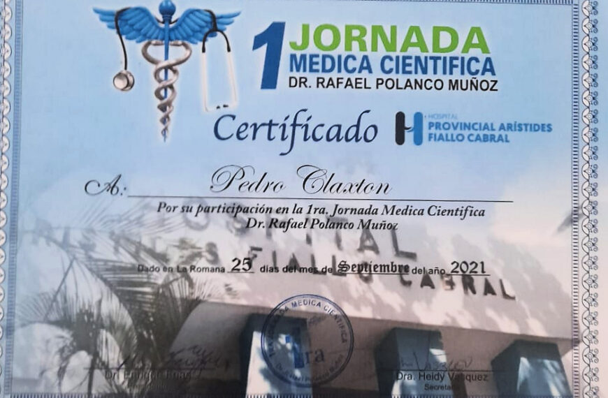 Director SRS Este felicita a los organizadores de Jornada Médica