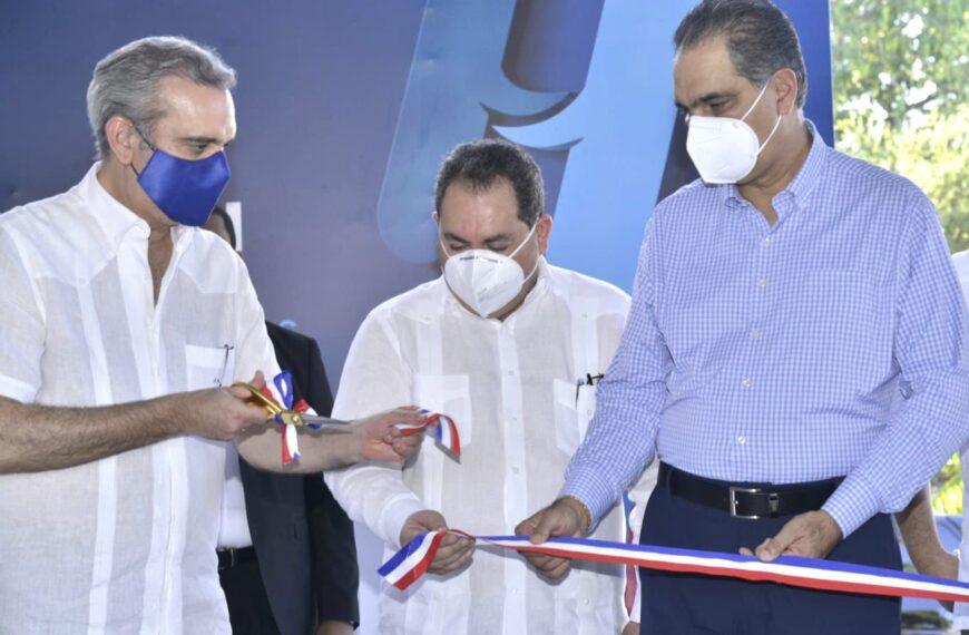 Presidente Abinader deja inauguradas las Unidades de Cuidados Intensivos y Hemodiálisis del Hospital Dr. Jaime Oliver Pino