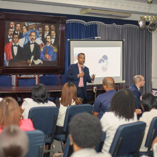 Imparten capacitación para implementación del sistema 311